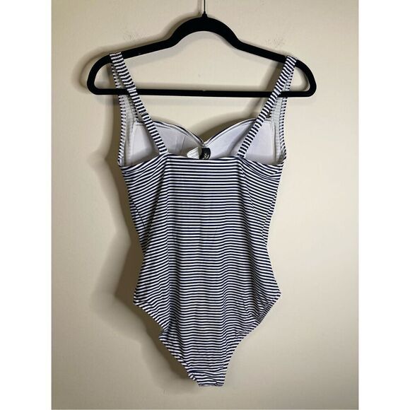 NIP TUCK Swim Navy Striped One Piece SWIMWEAR MultiFit Cup U.S. Size 8 - Picture 4 of 8